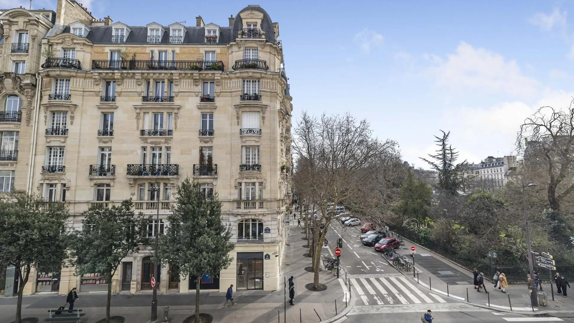 Apartment Ghost Paris